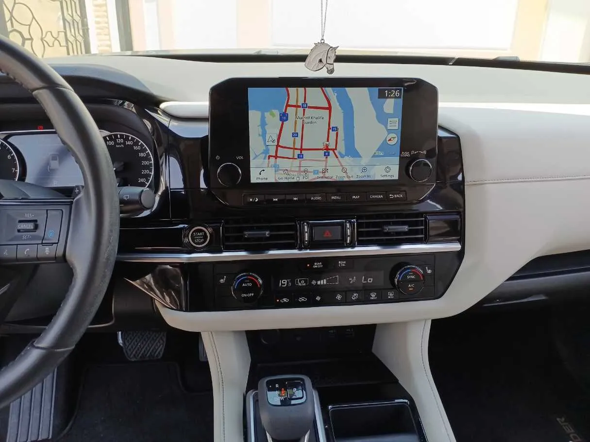 Car image 17