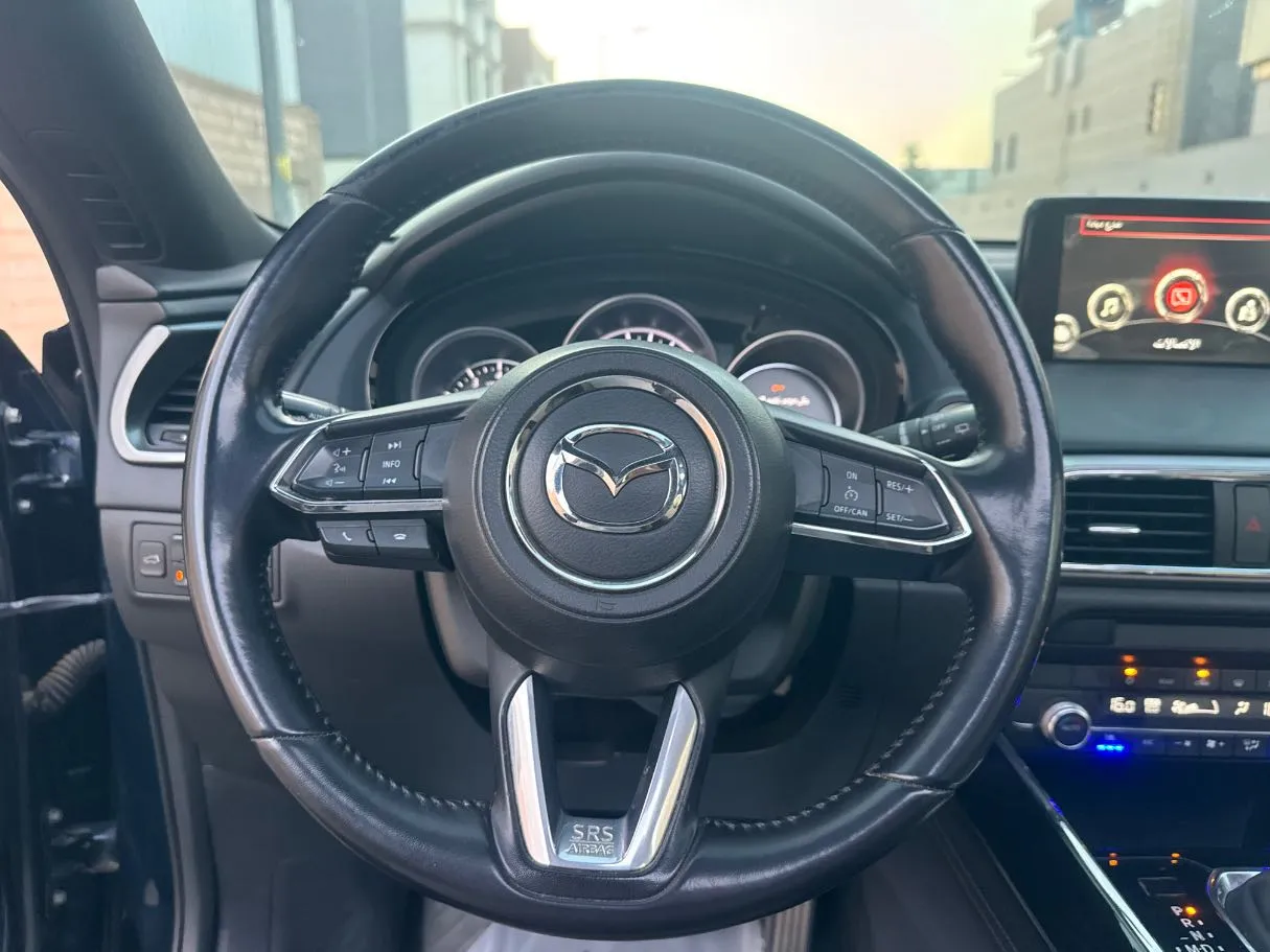 Car image 17