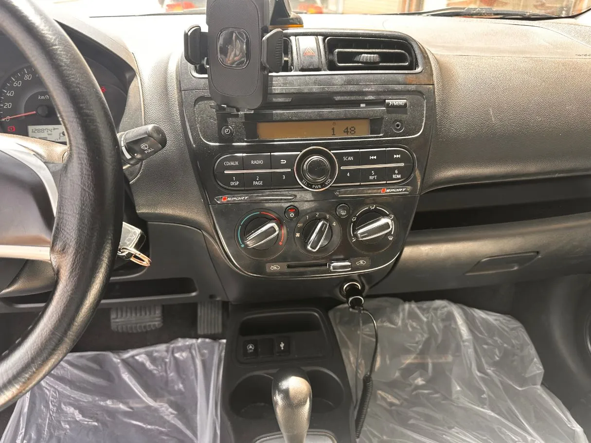 Car image 18