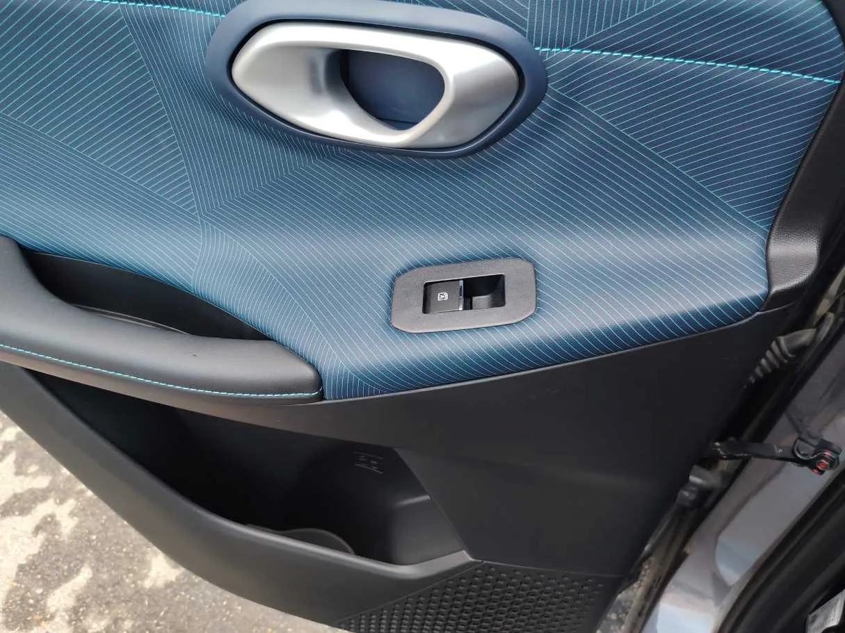 Car image 34