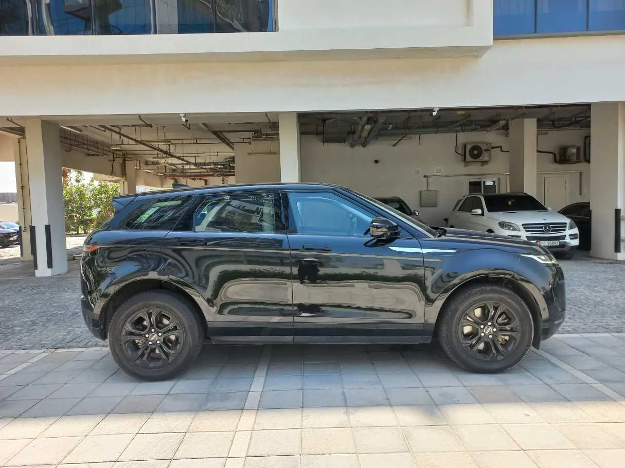 Car image 8