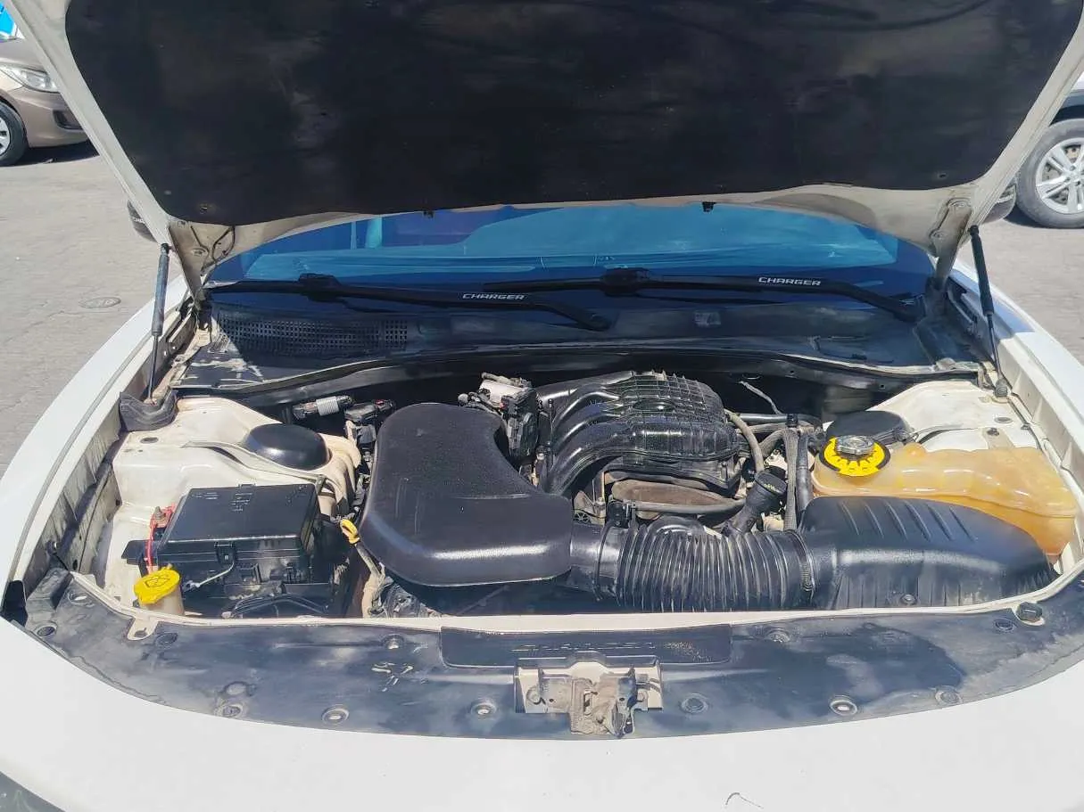 Car image 32