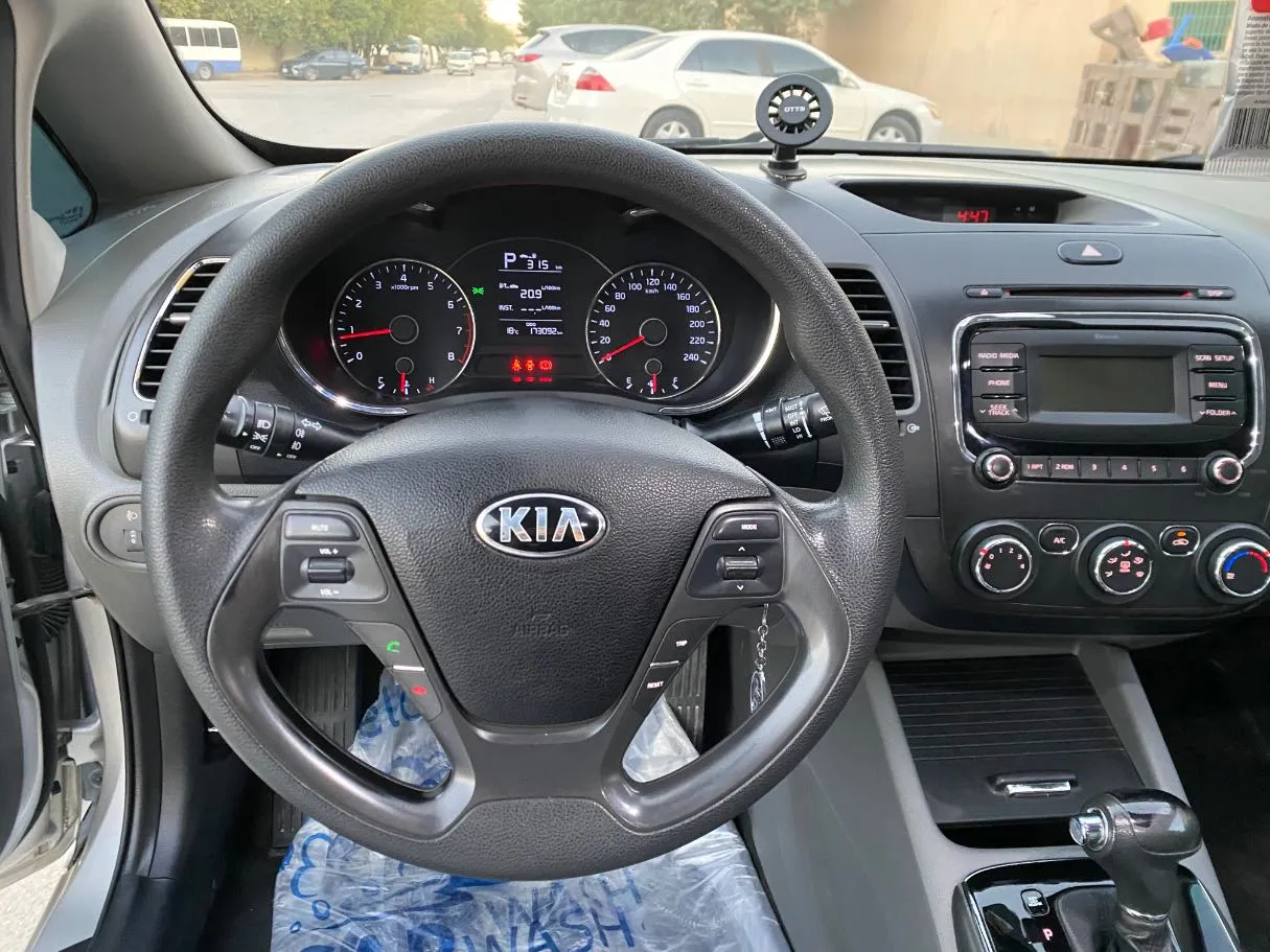 Car image 16