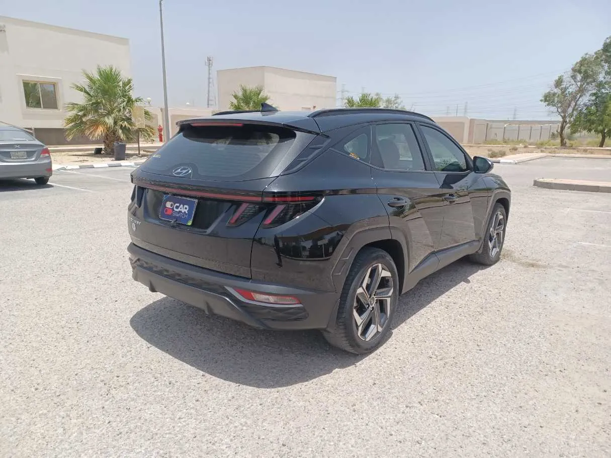 Car image 5