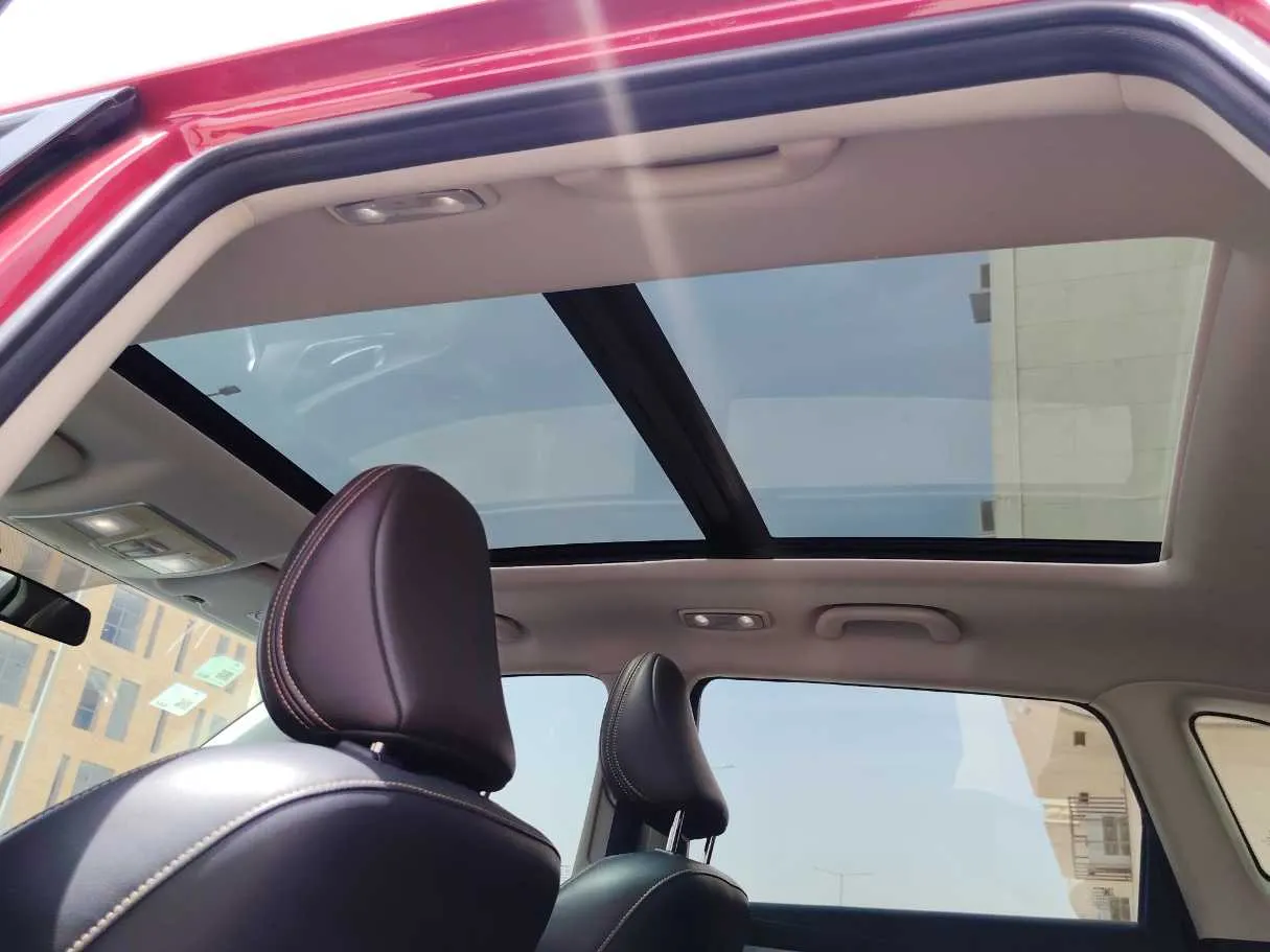 Car image 17