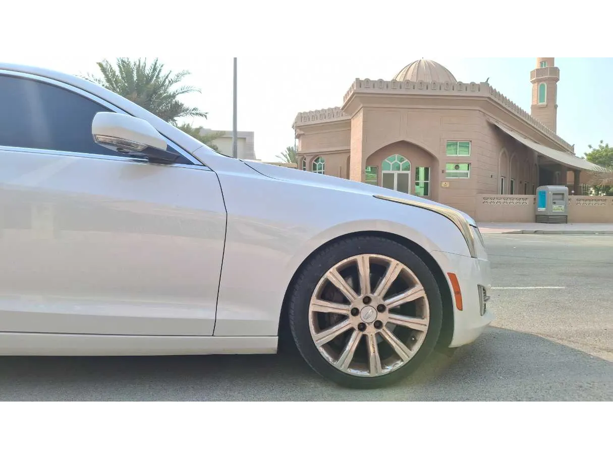 Car image 9