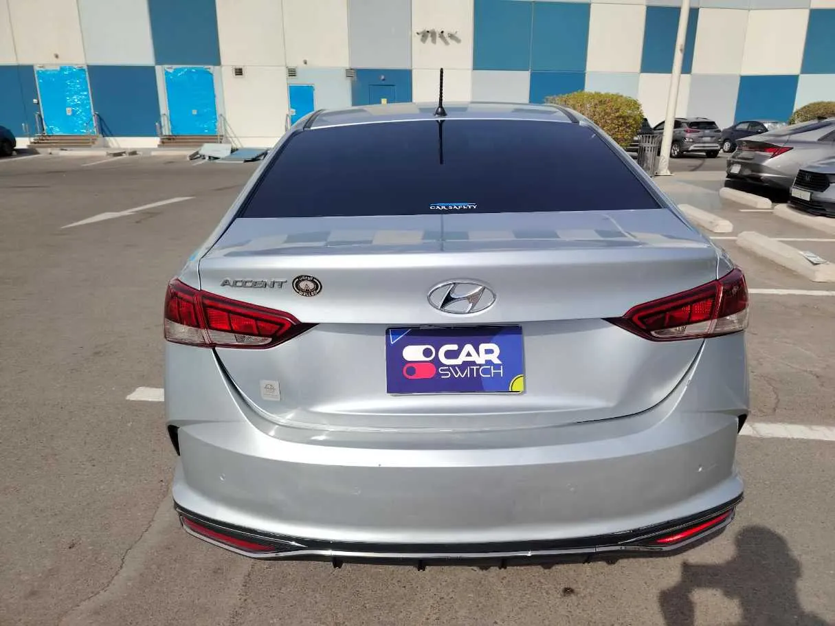 Car image 6