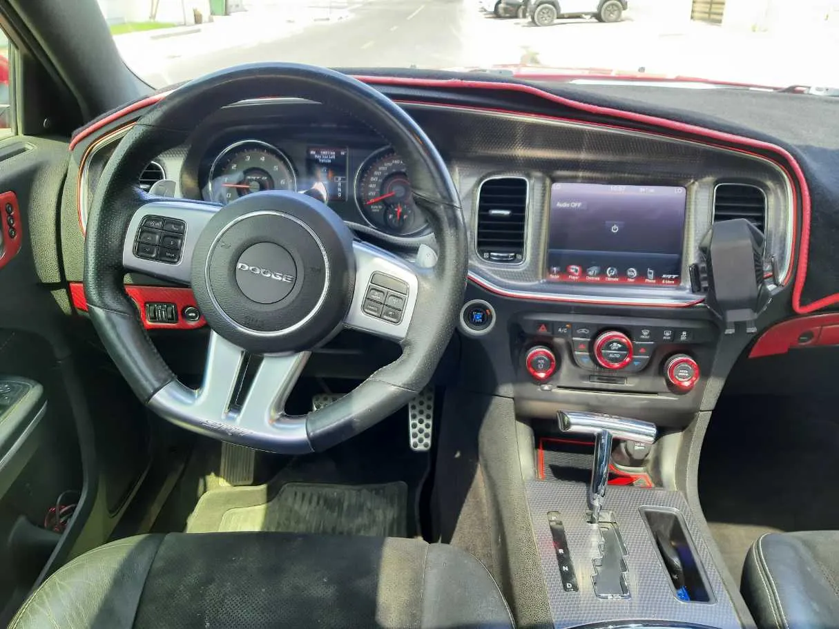 Car image 16