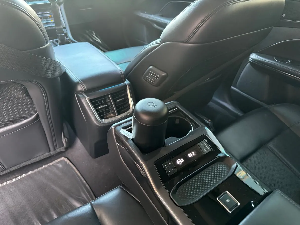 Car image 23