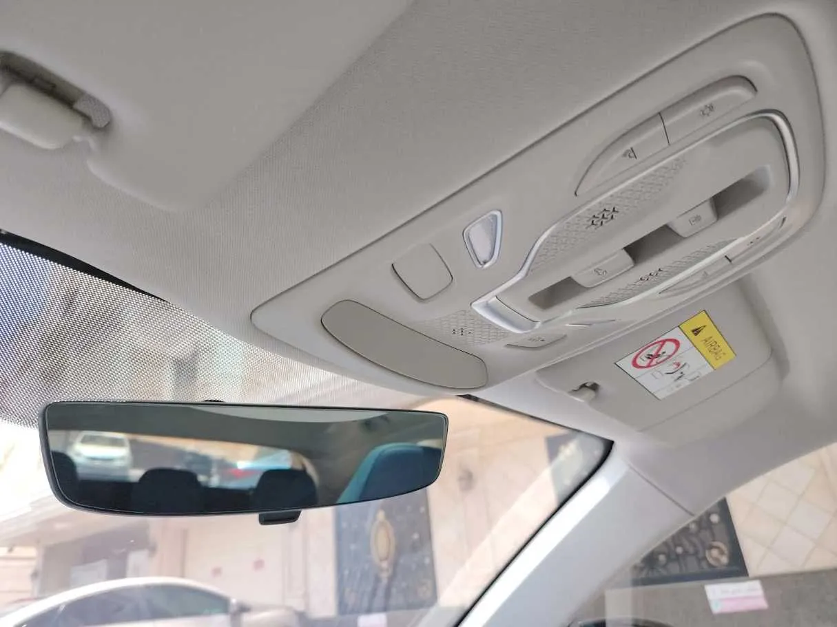 Car image 36
