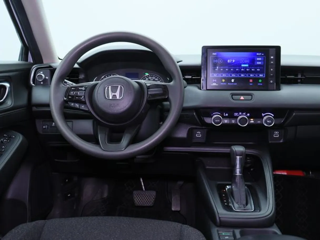Car image 15