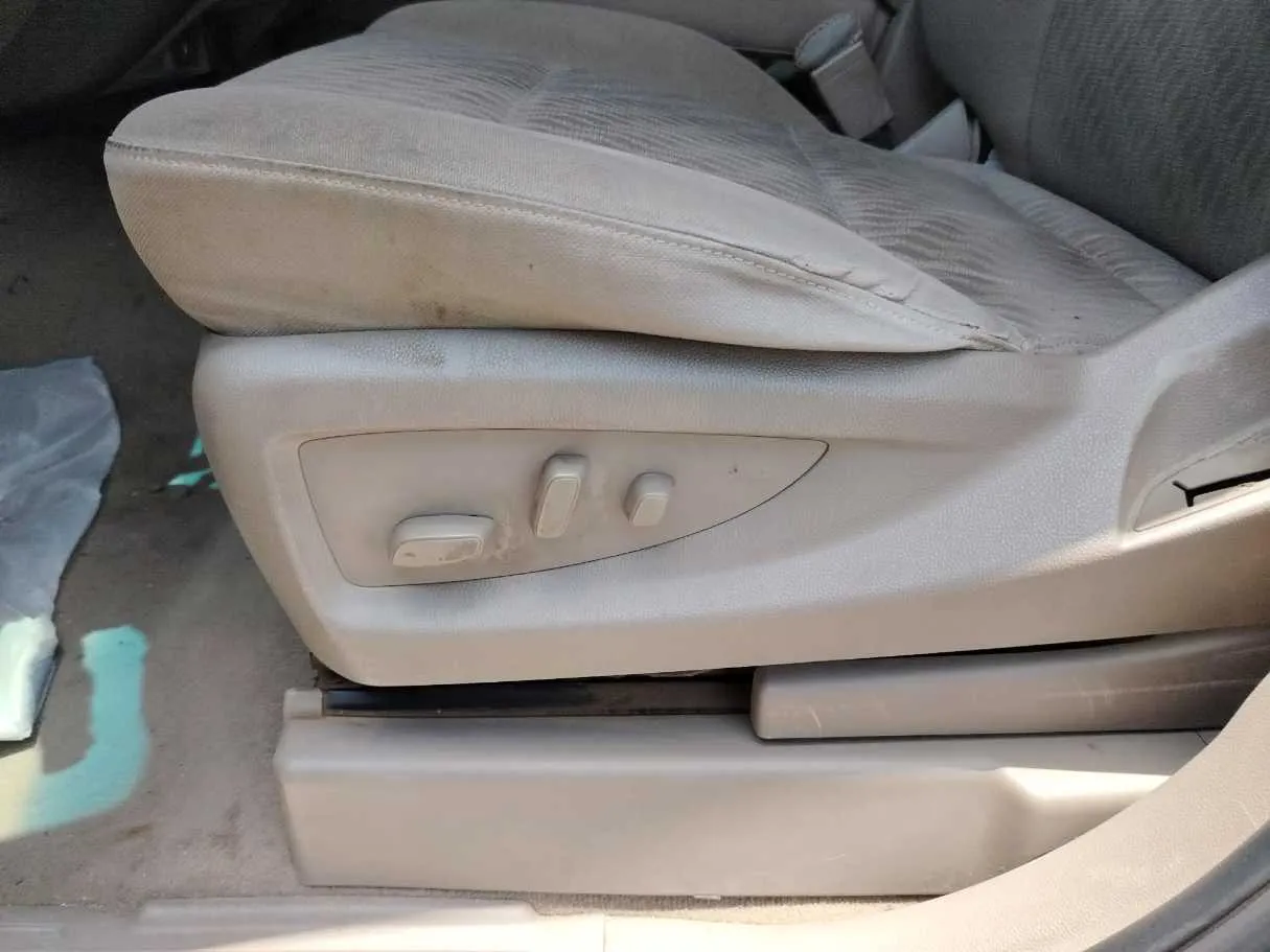 Car image 37