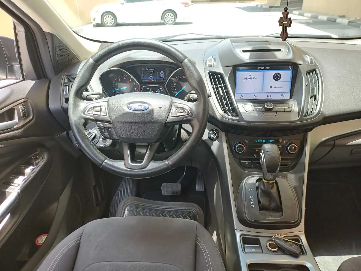 Car image 17