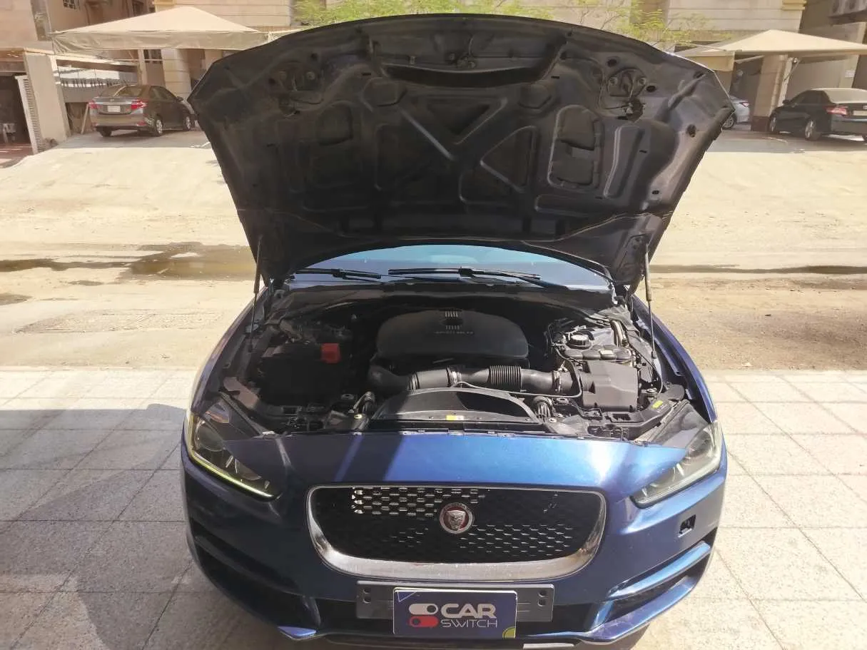 Car image 36