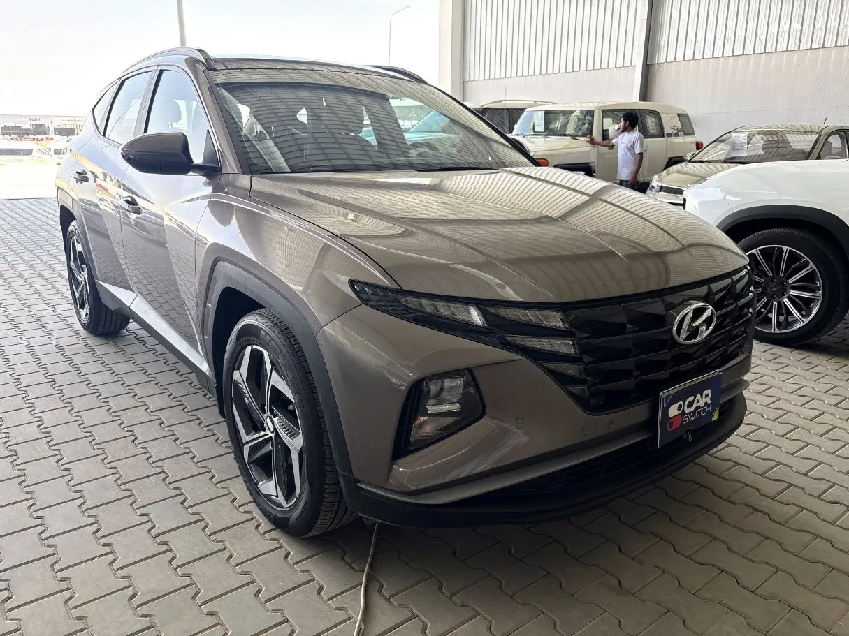 Car image 3