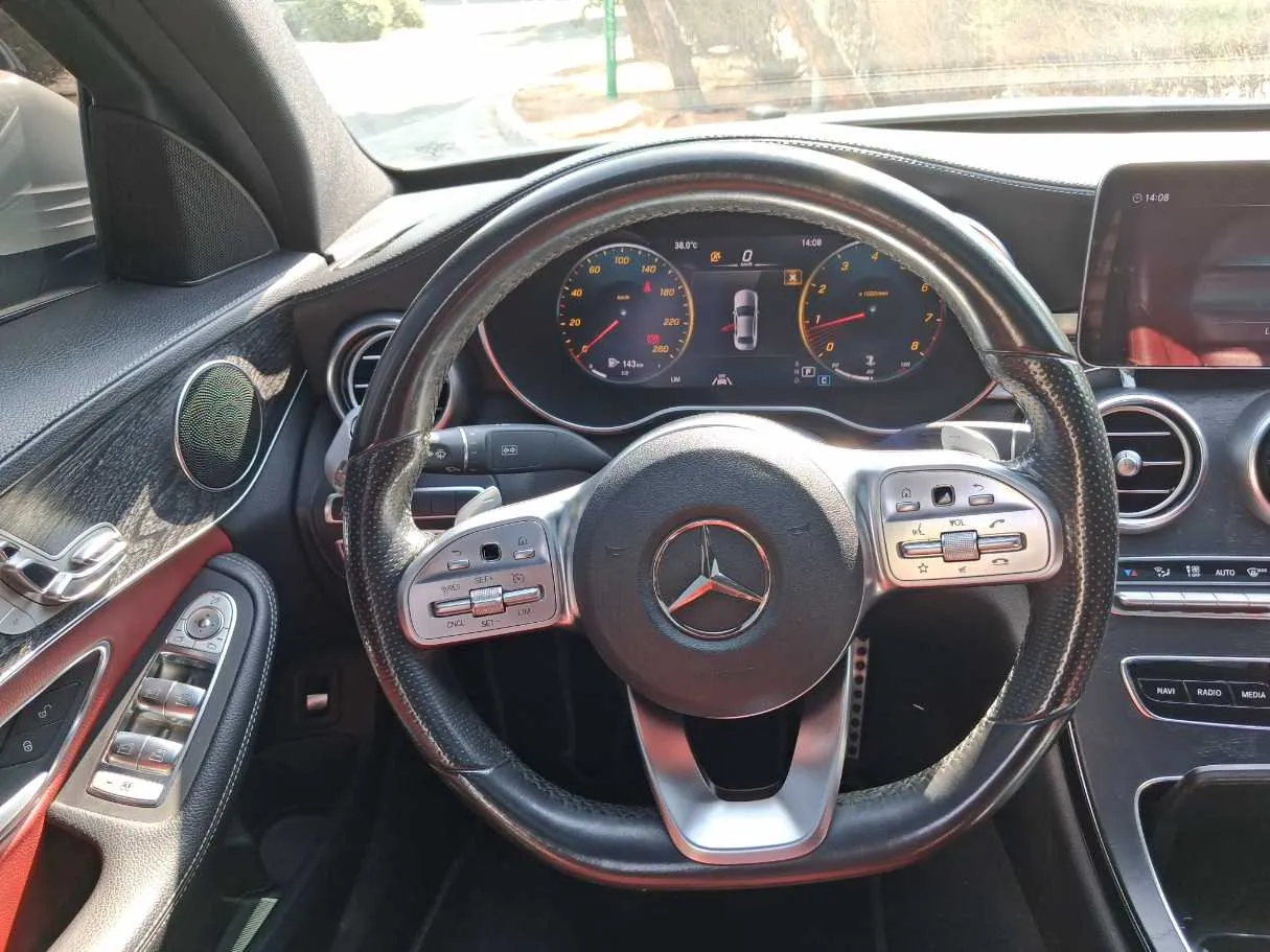 Car image 16