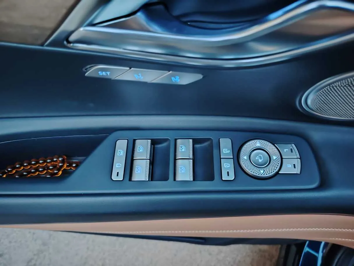 Car image 42