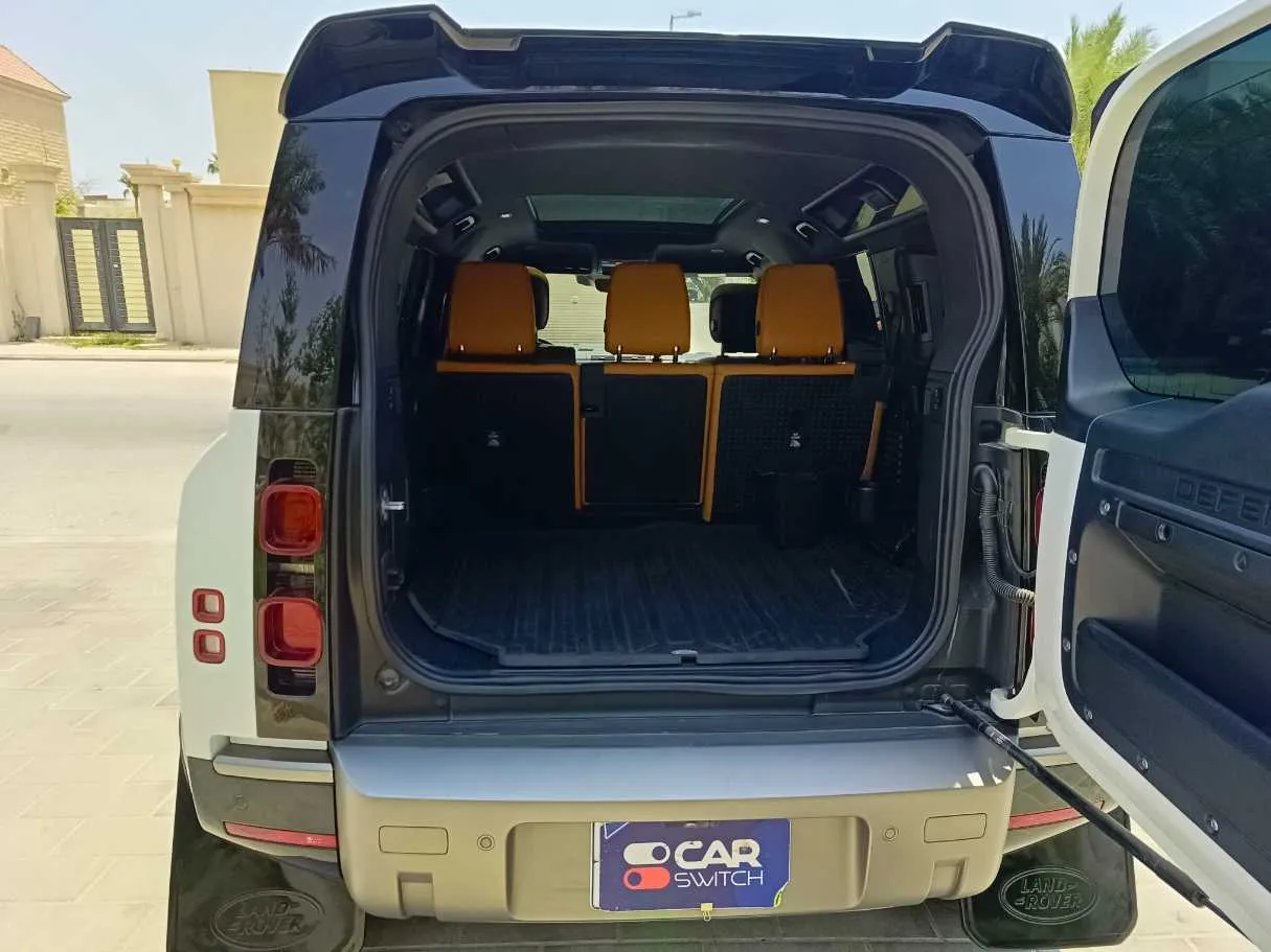 Car image 32