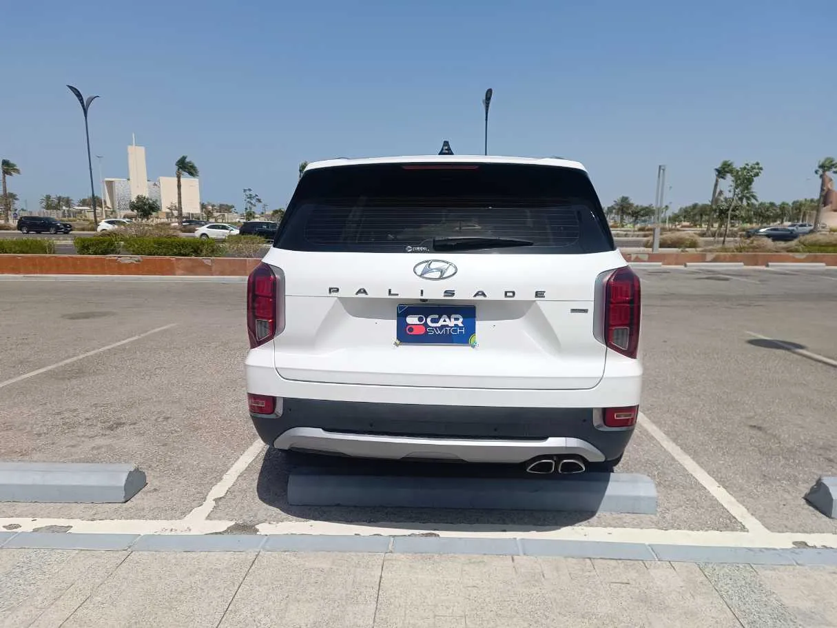 Car image 6