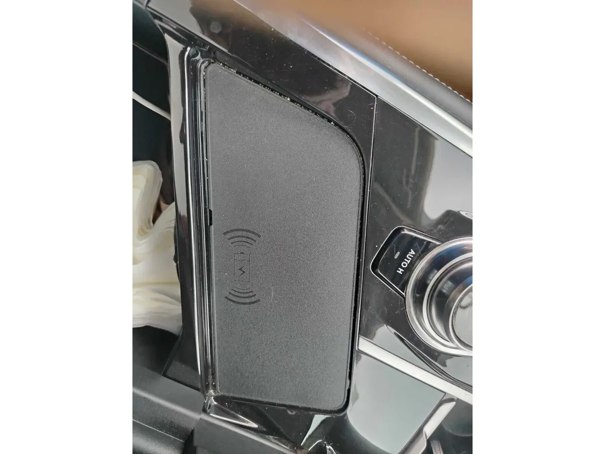 Car image 32