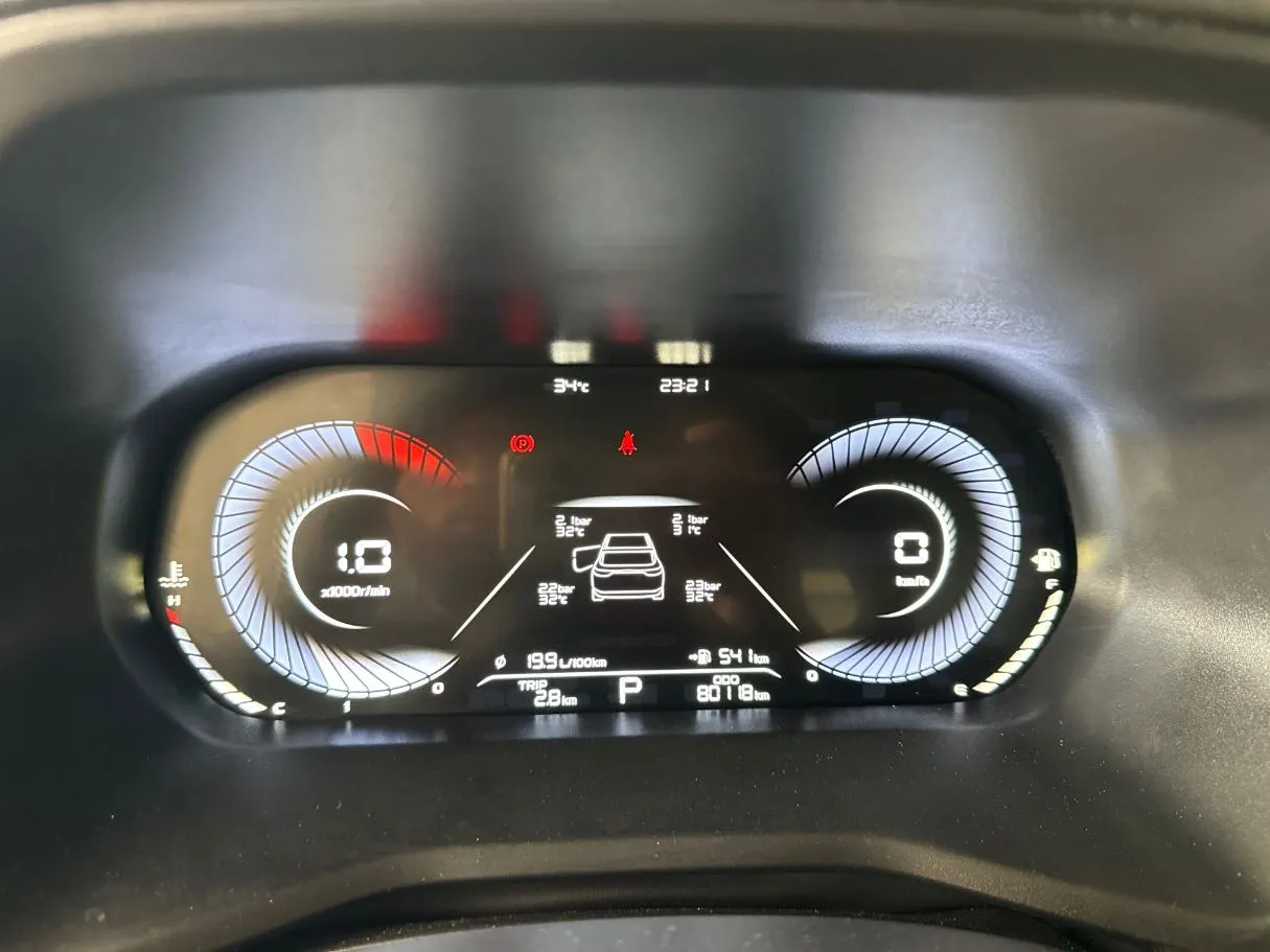Car image 10