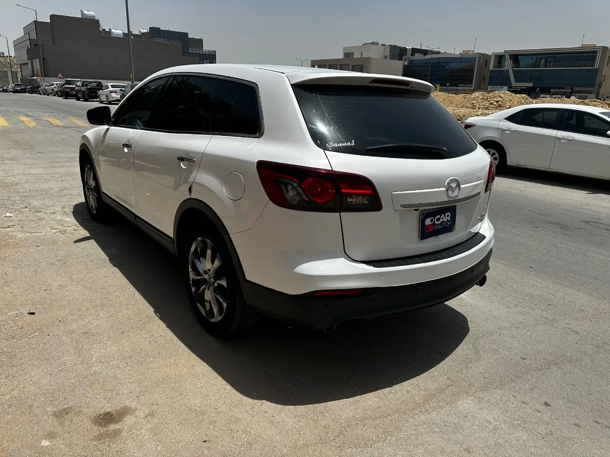 Car image 7