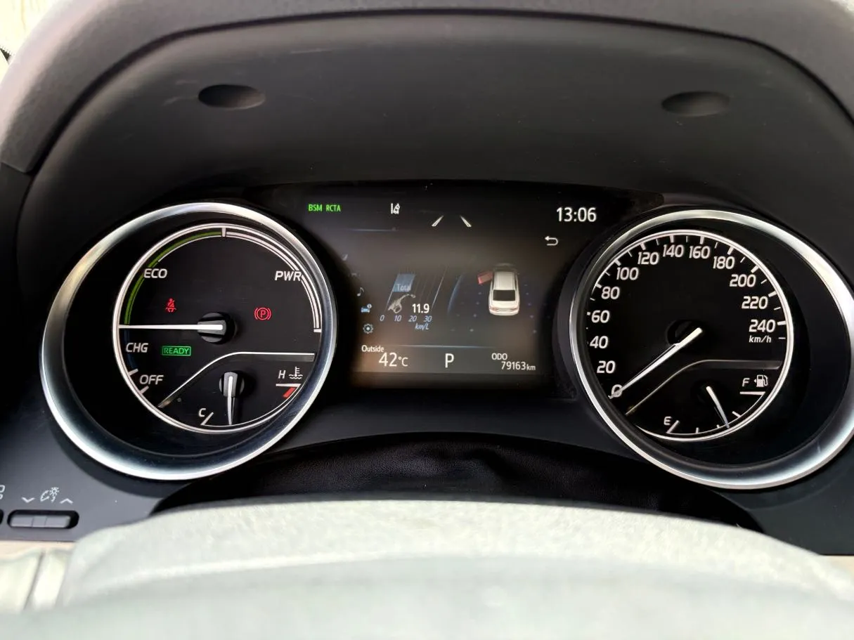 Car image 24