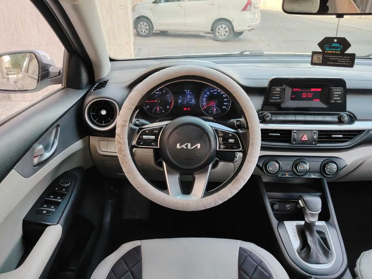 Car image 22