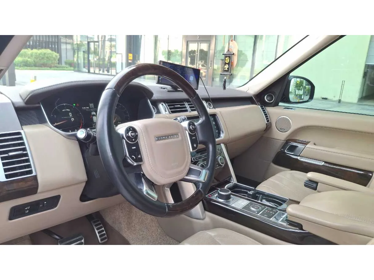 Car image 11
