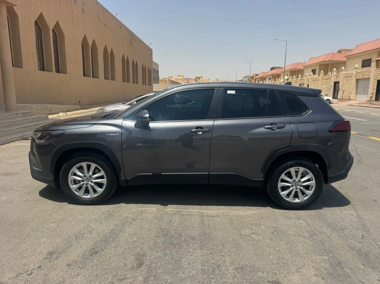 Car image 8