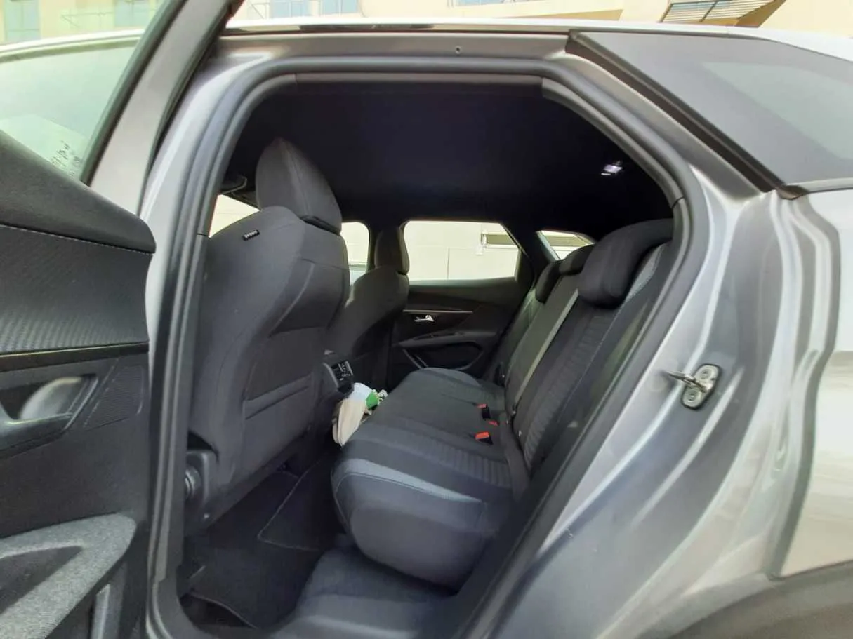 Car image 13