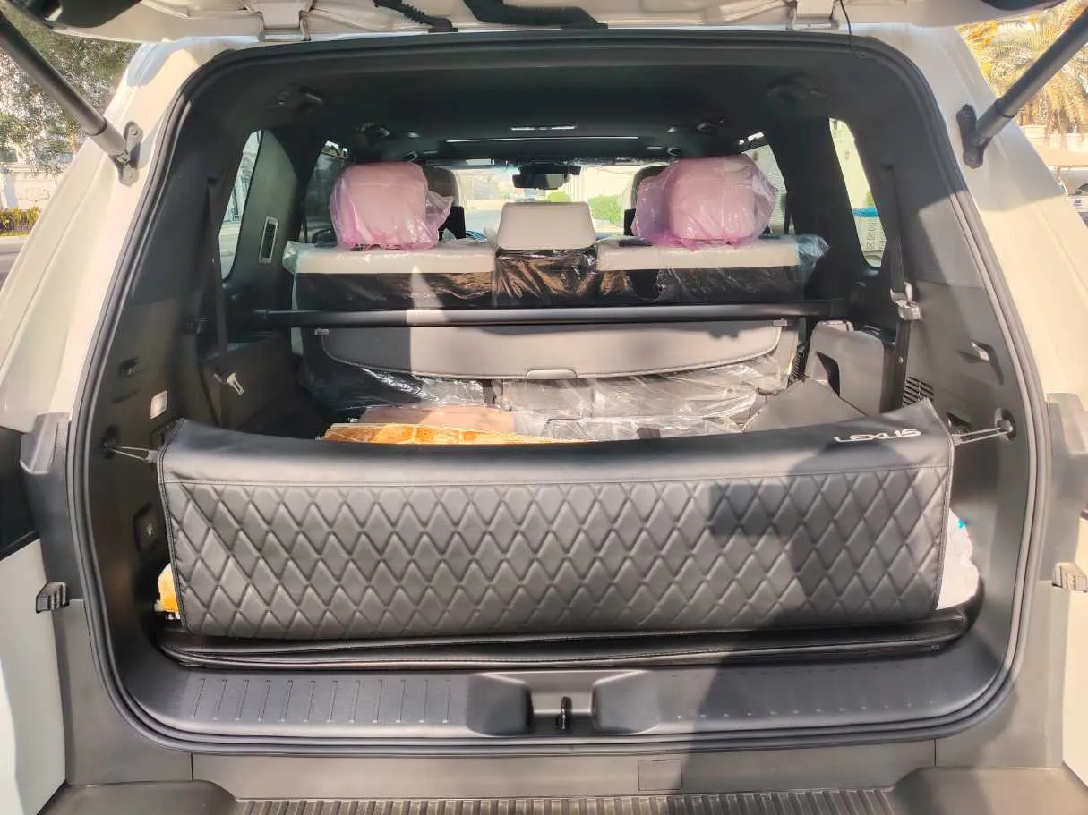 Car image 25