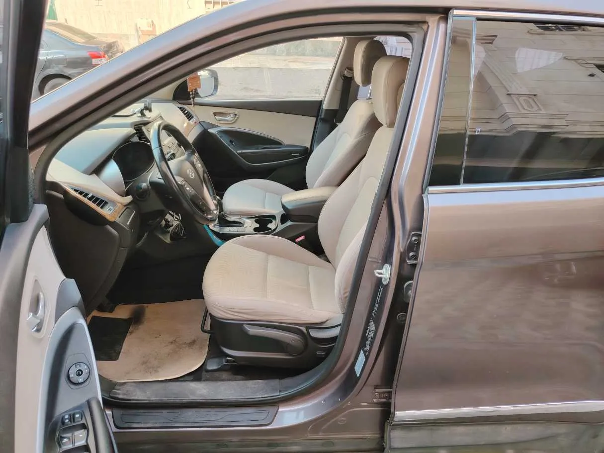 Car image 13
