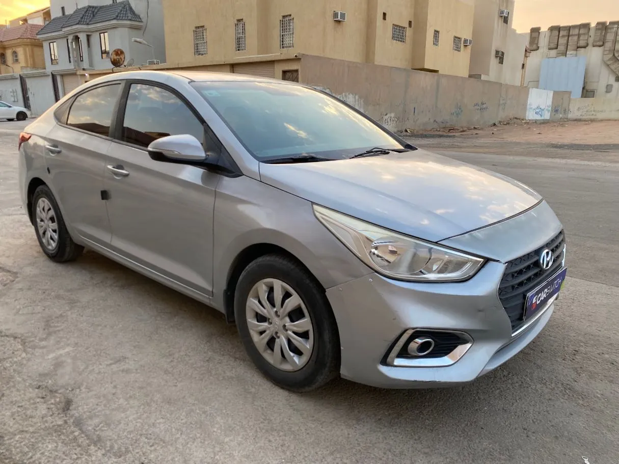 Car image 3
