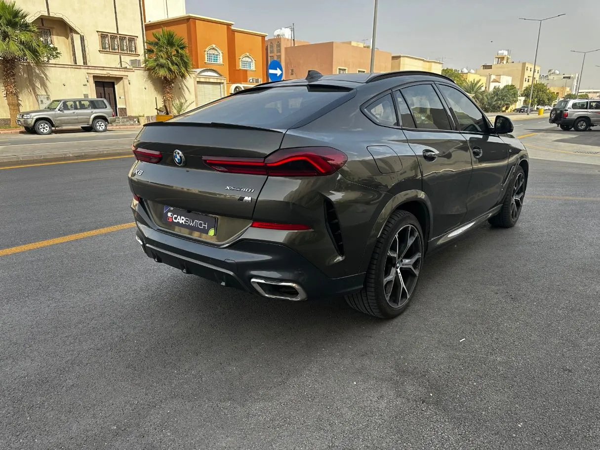 Car image 5