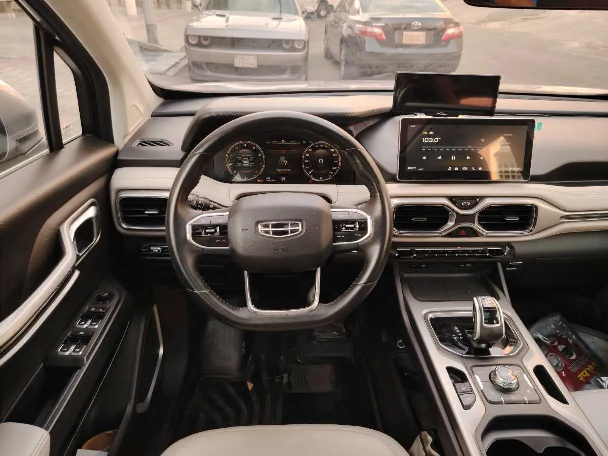 Car image 26