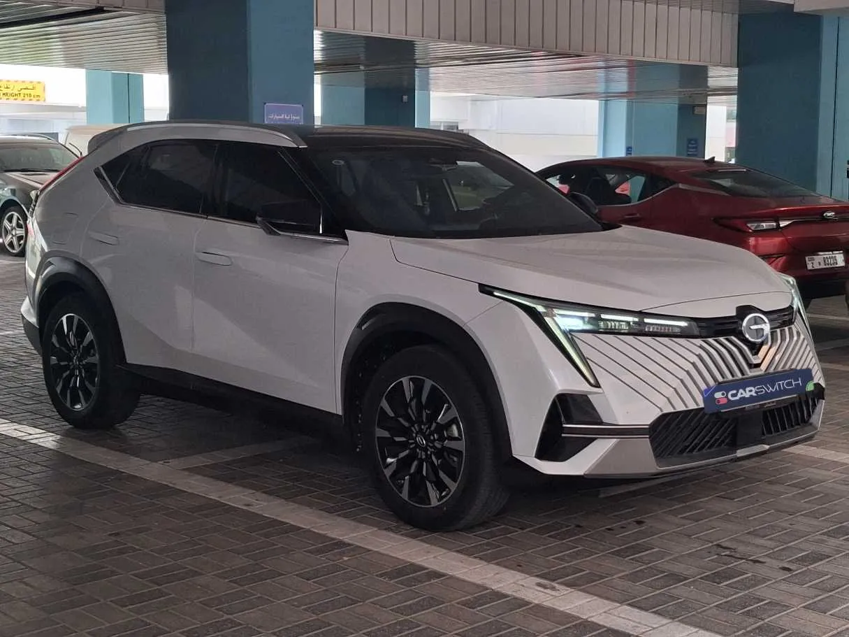 Car image 3