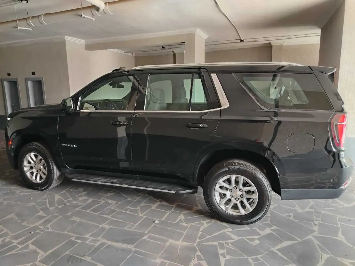 Car image 7