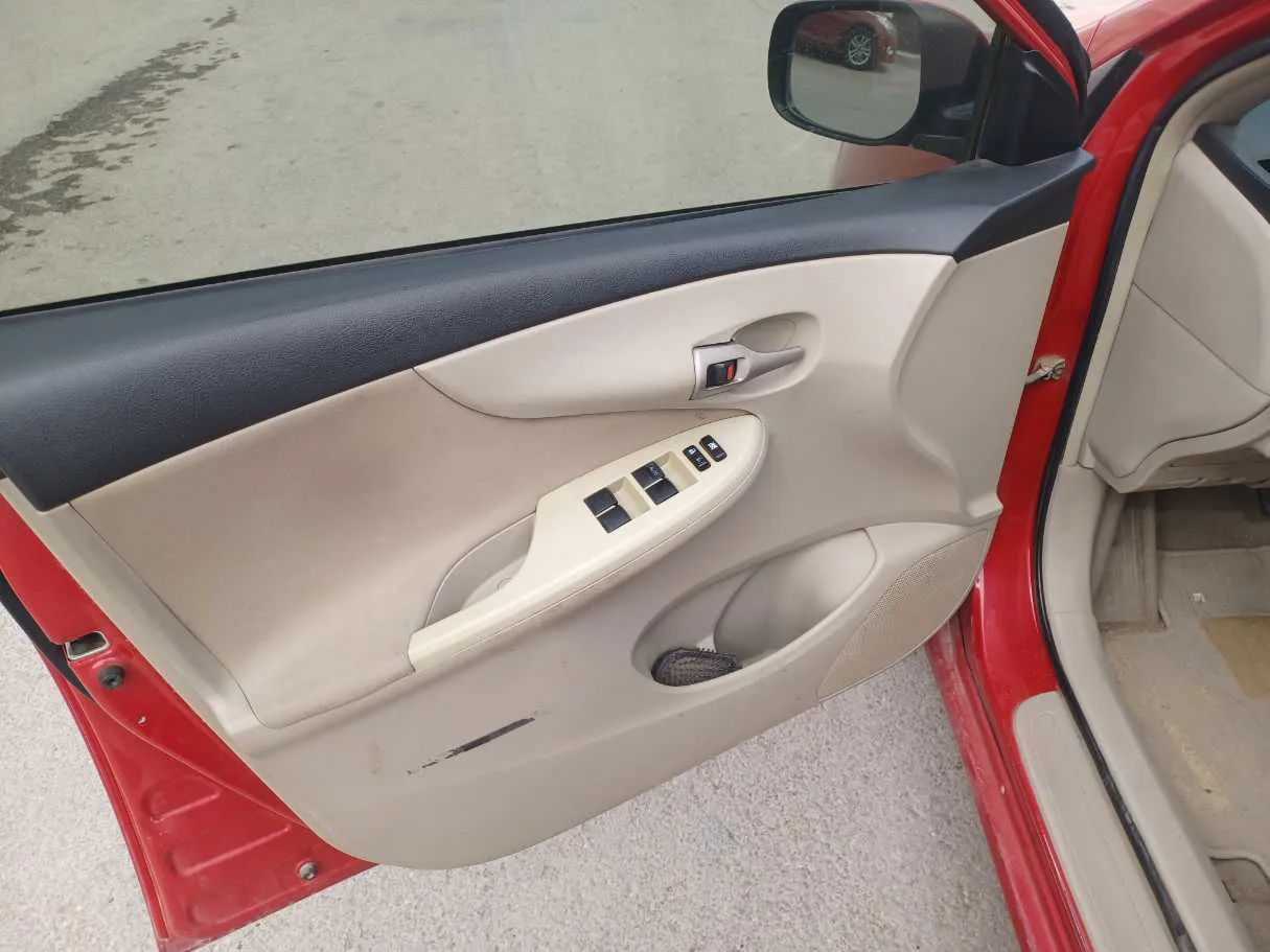 Car image 10