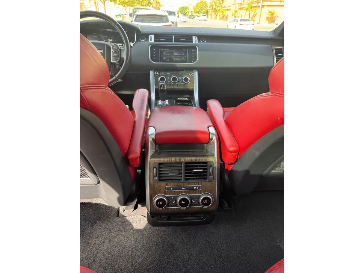 Car image 19