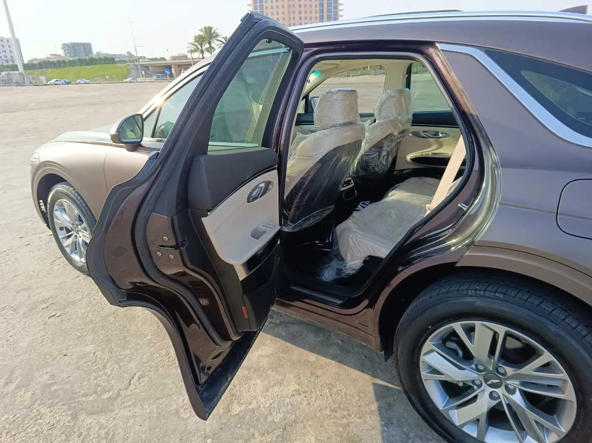 Car image 14