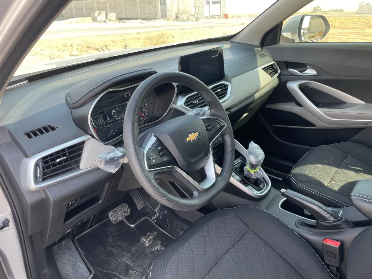 Car image 13