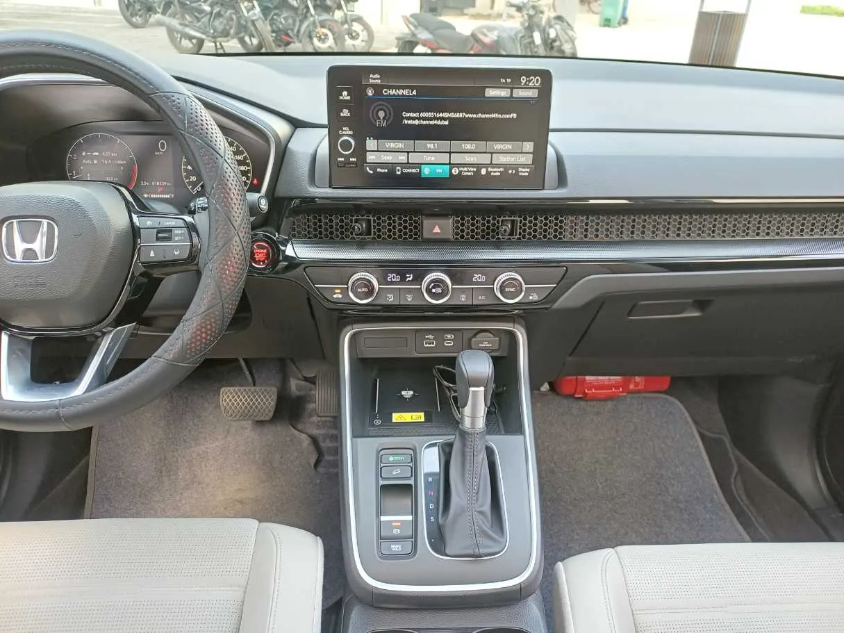 Car image 15