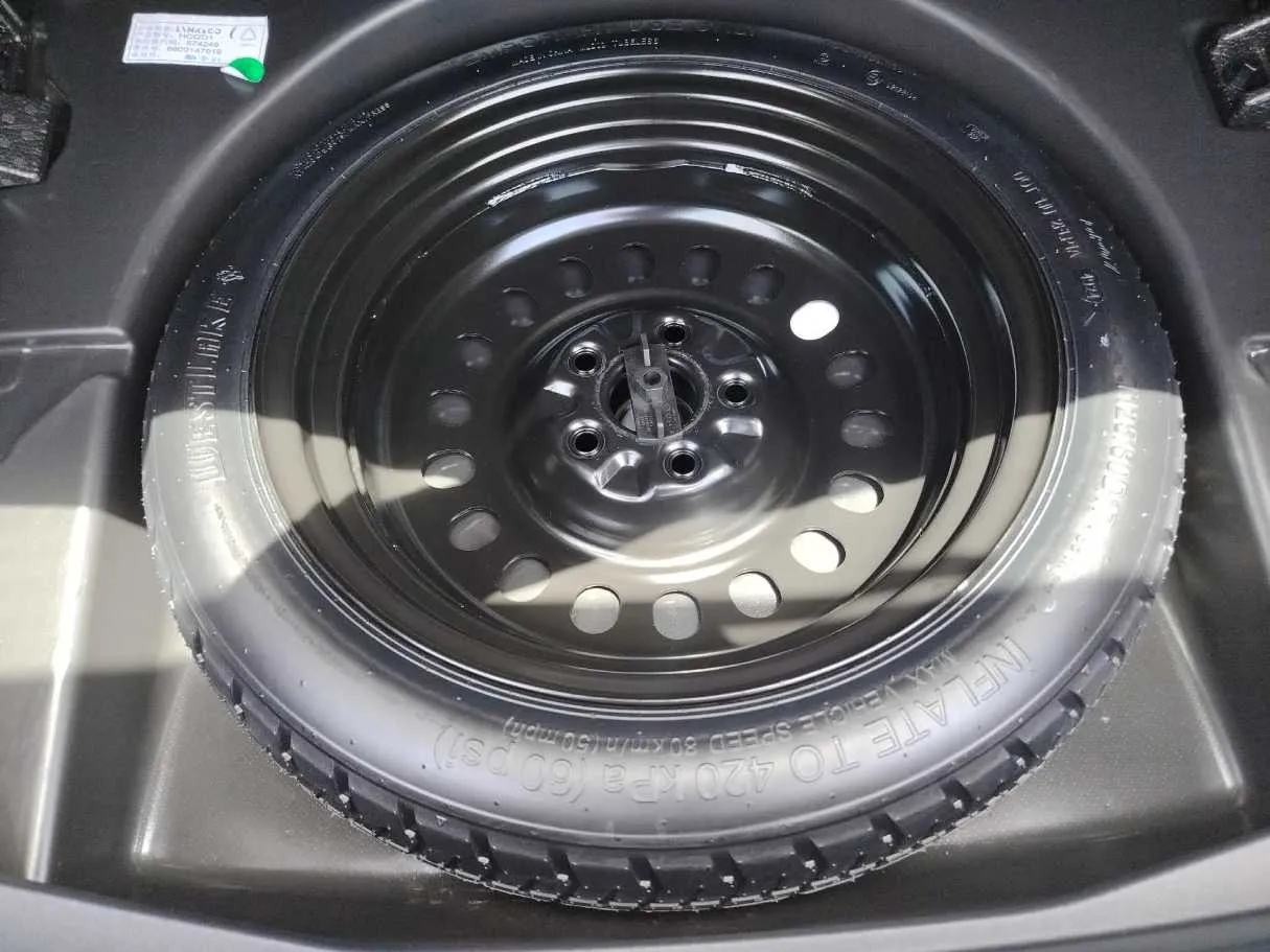 Car image 42