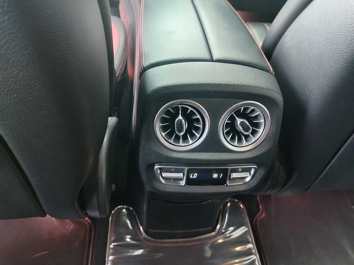 Car image 40
