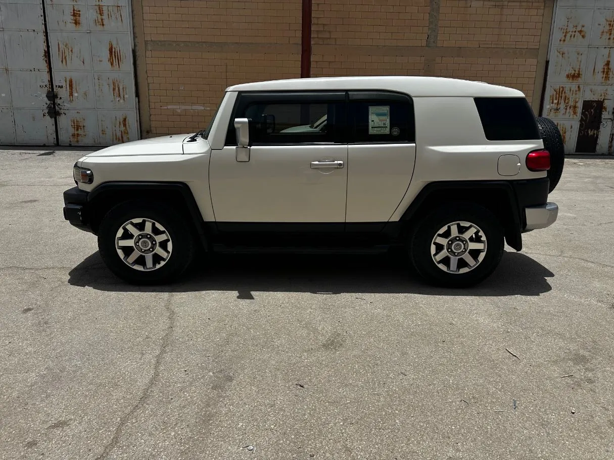Car image 8