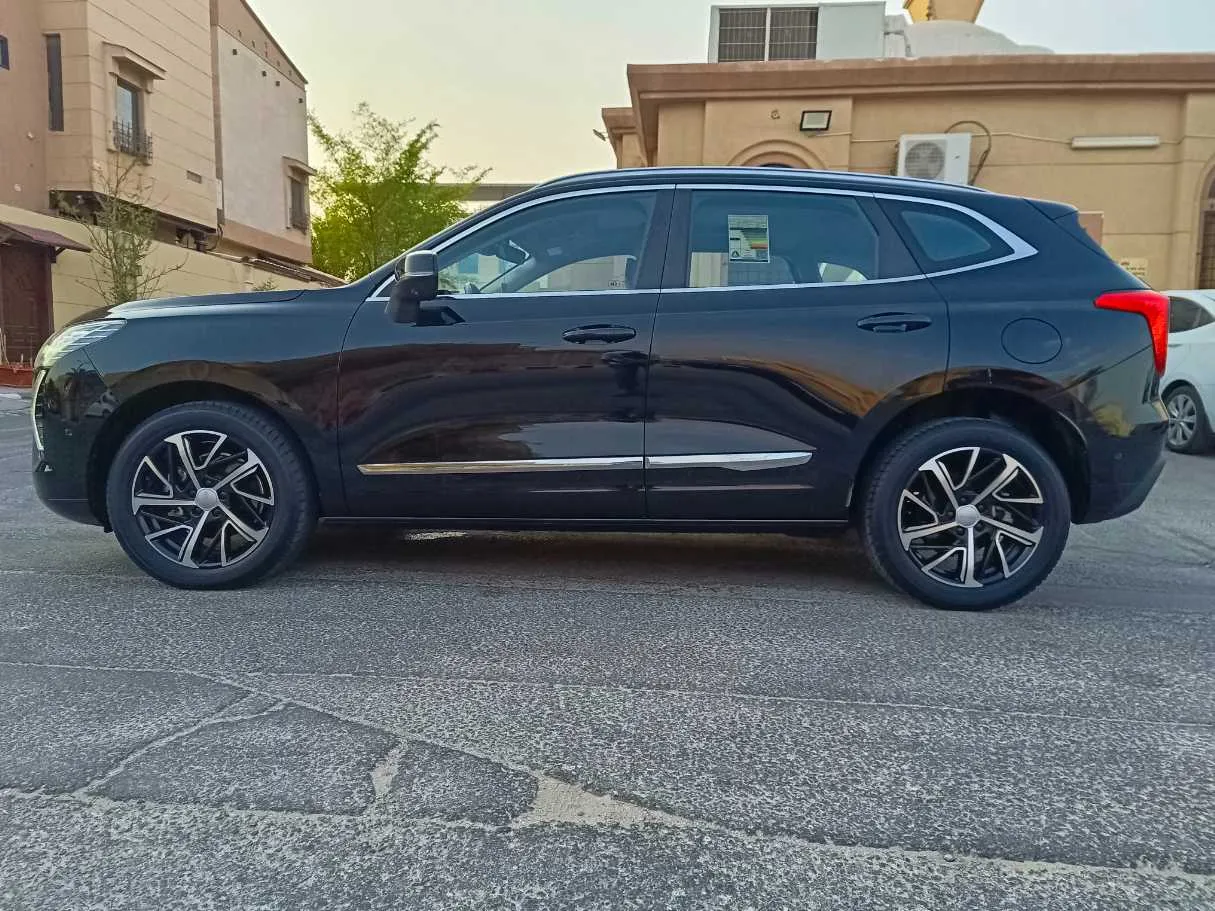 Car image 8