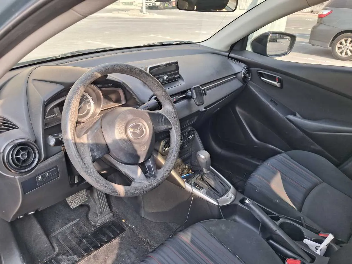 Car image 11