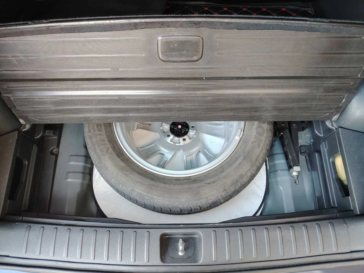 Car image 31