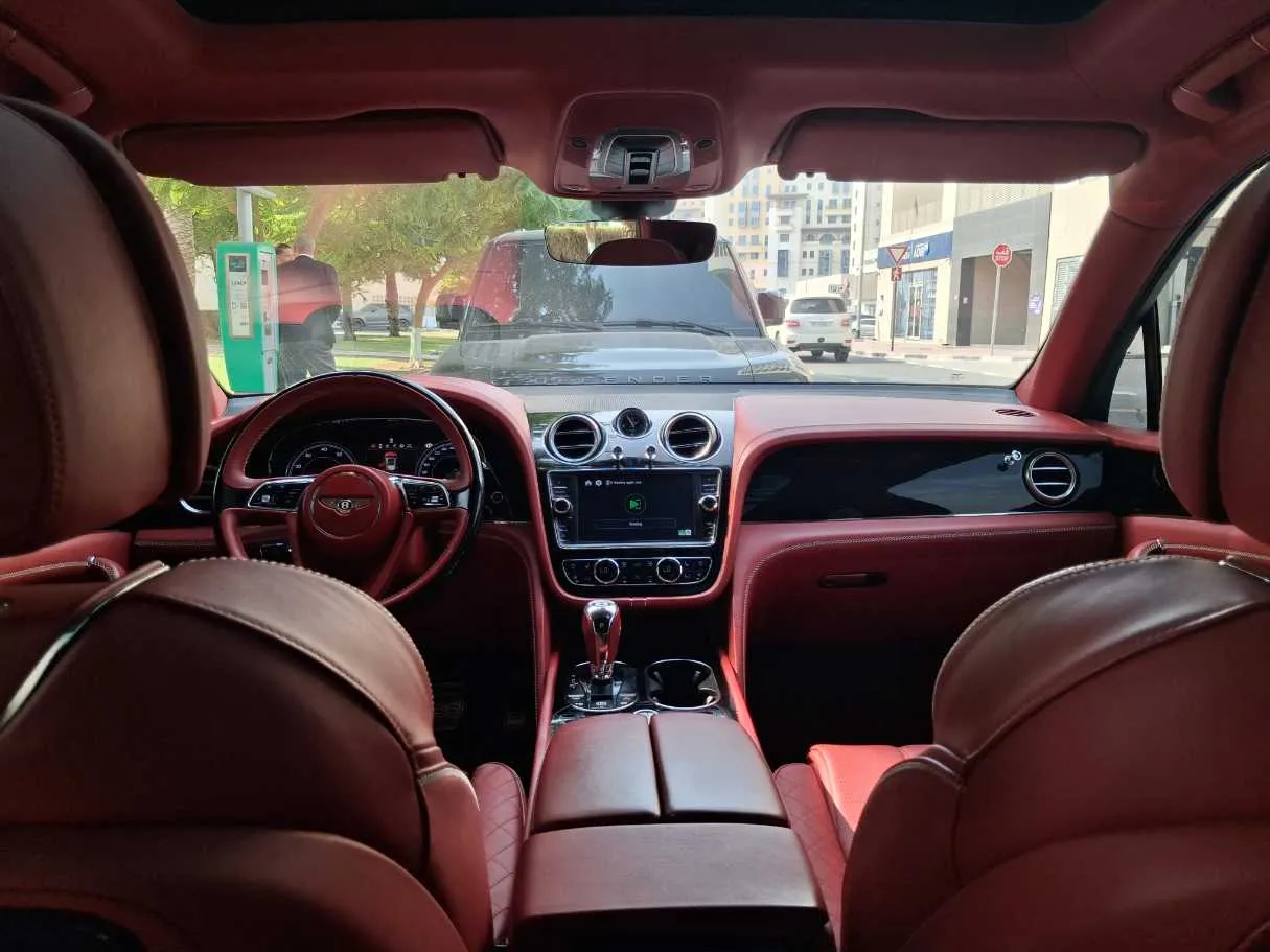 Car image 15